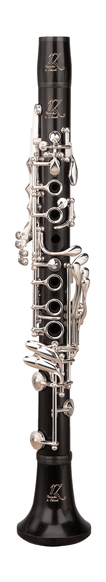 RZ Bohema er den første legendariske profesjonelle klarinettmodellen fra RZ.
Et instrument med en ekstraordinær kombinasjon av komfort, egal intonasjon og en vakker 